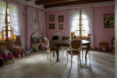 dworek ze zdjęć samochodów na ślub wnętrze