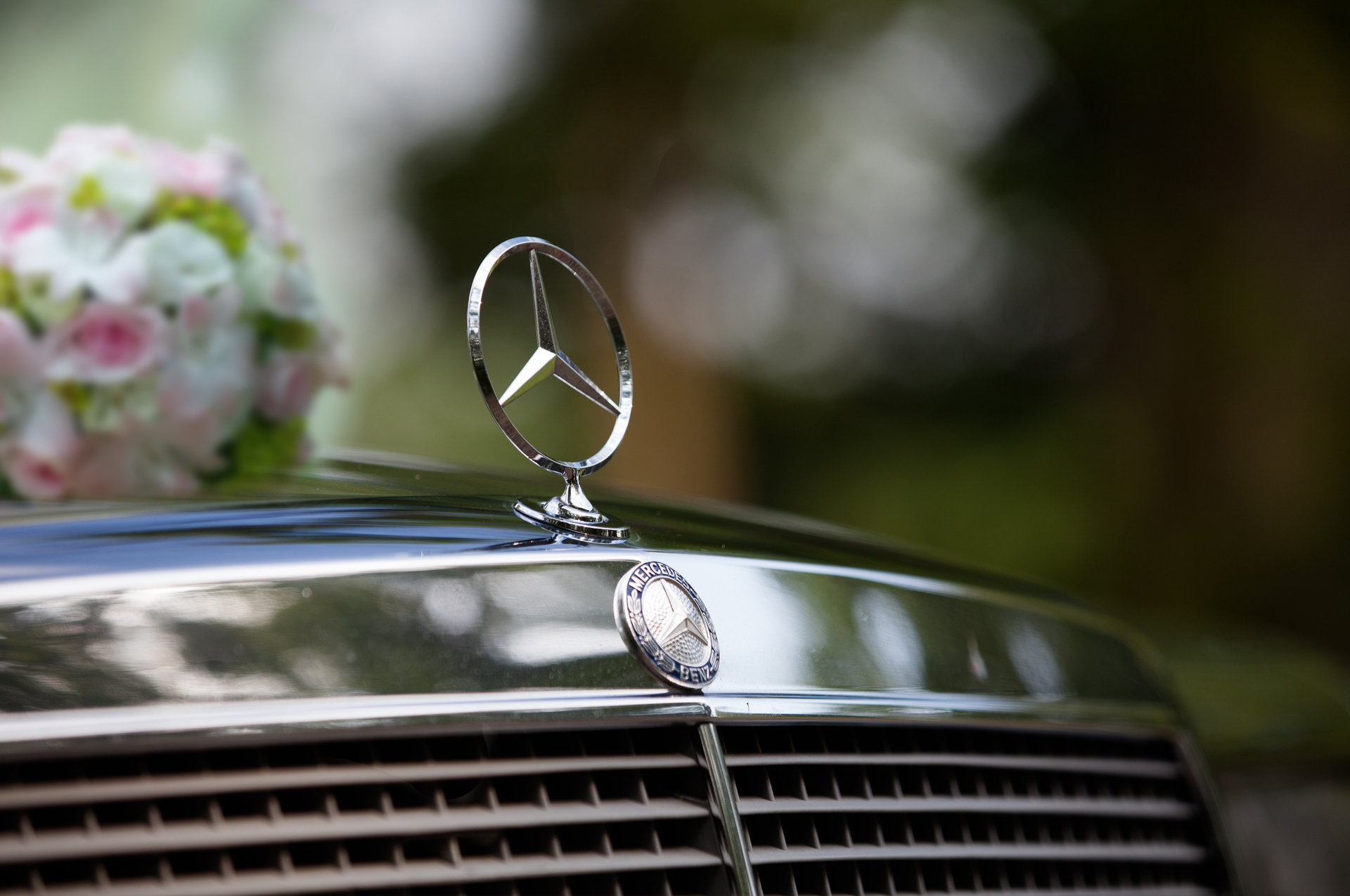 samochód do ślubu auto do ślubu luksusowy mercedes