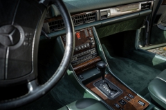 mercedes benz 560 sec c123 zielony auto na ślub