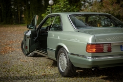 mercedes benz 560 sec c123 zielony samochód na ślub