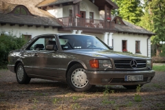 wynajem samochodu na ślub mercedes benz luksus 560 sec v8