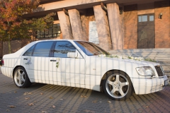 mercedes benz w140 s klasa przy kościele